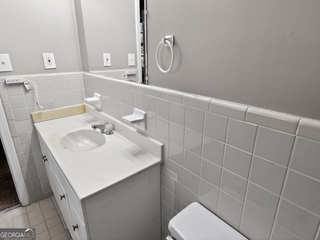 408 Rockbridge Court, Stone Mountain, GA 30088