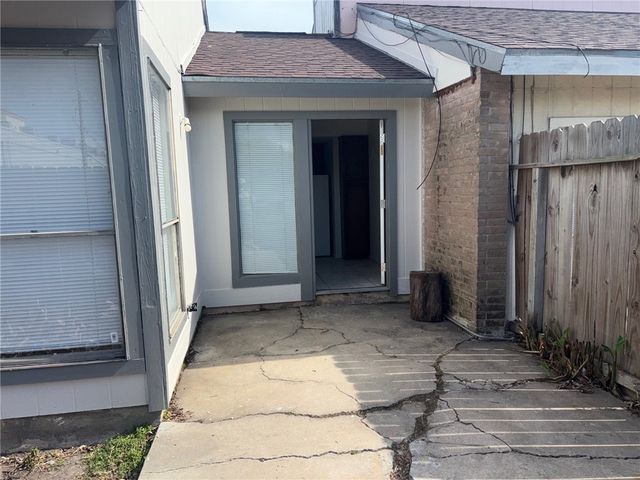 6513 Long Meadow Dr, Corpus Christi, TX 78413