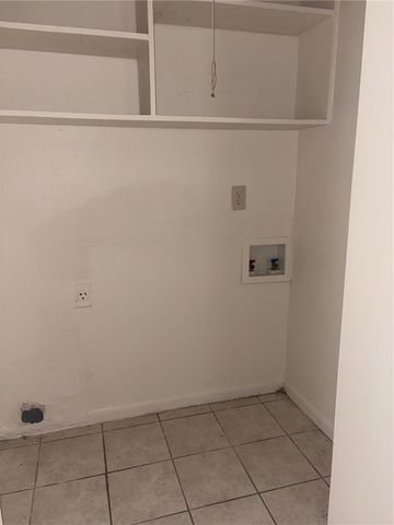 6513 Long Meadow Dr, Corpus Christi, TX 78413