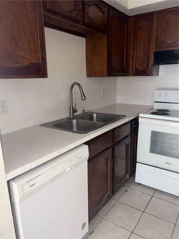 6513 Long Meadow Dr, Corpus Christi, TX 78413