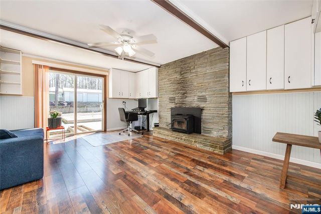 8 Stonehedge Lane, Andover Boro, NJ 07821