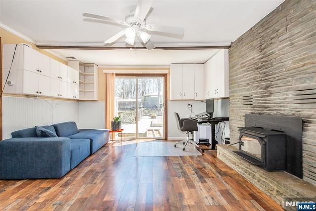 8 Stonehedge Lane, Andover Boro, NJ 07821