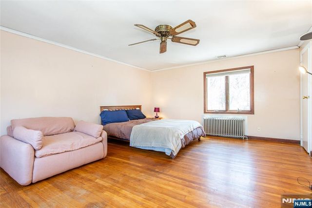 8 Stonehedge Lane, Andover Boro, NJ 07821