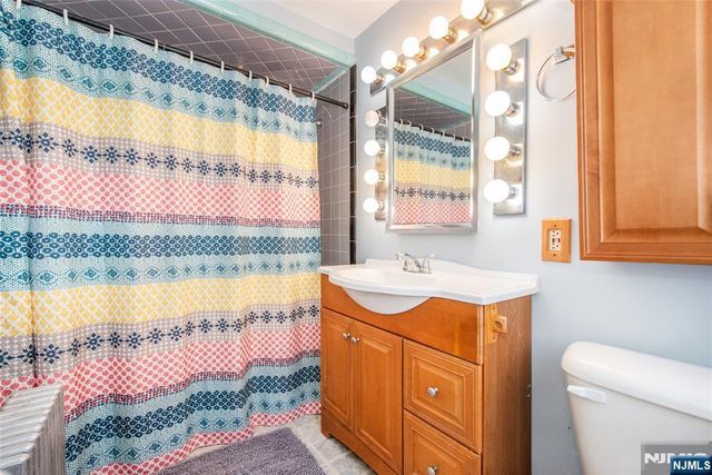 8 Stonehedge Lane, Andover Boro, NJ 07821