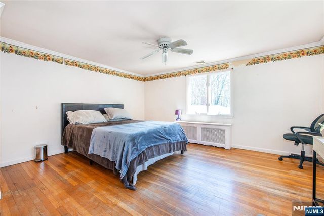 8 Stonehedge Lane, Andover Boro, NJ 07821