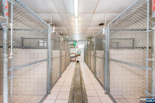 8 Stonehedge Lane, Andover Boro, NJ 07821