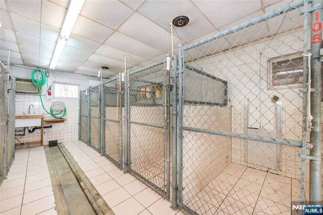 8 Stonehedge Lane, Andover Boro, NJ 07821