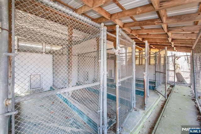 8 Stonehedge Lane, Andover Boro, NJ 07821