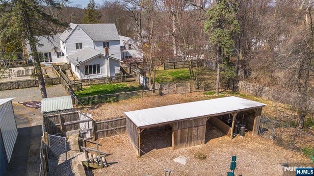 8 Stonehedge Lane, Andover Boro, NJ 07821