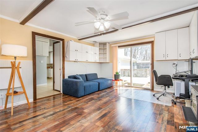 8 Stonehedge Lane, Andover Boro, NJ 07821