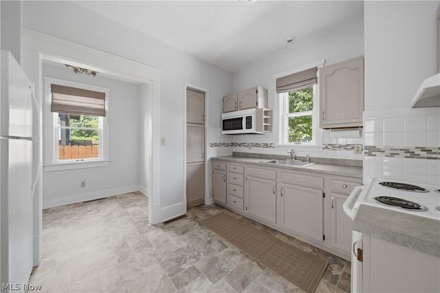 2613 Crown Place NW, Canton, OH 44708