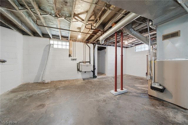 2613 Crown Place NW, Canton, OH 44708