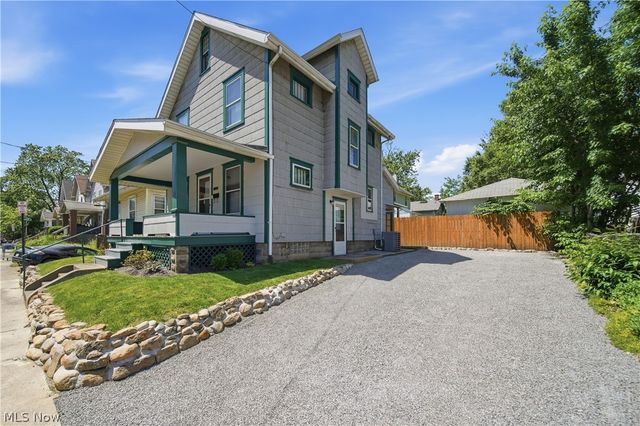 2613 Crown Place NW, Canton, OH 44708