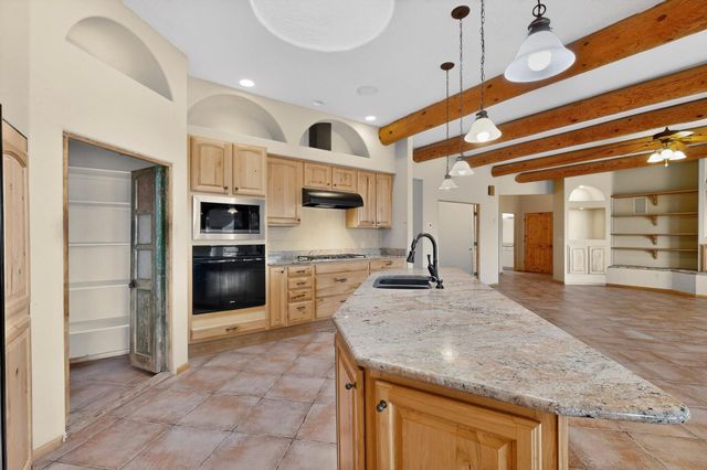 1480 Nez Perce Loop NE, Rio Rancho, NM 87144