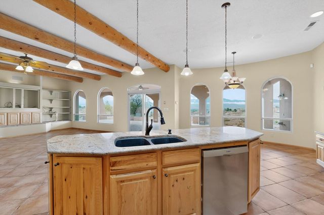 1480 Nez Perce Loop NE, Rio Rancho, NM 87144