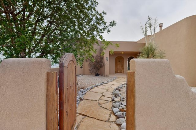 1480 Nez Perce Loop NE, Rio Rancho, NM 87144