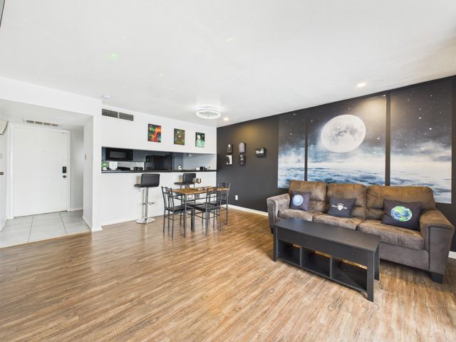 2814 S Bartell Drive 32, Houston, TX 77054