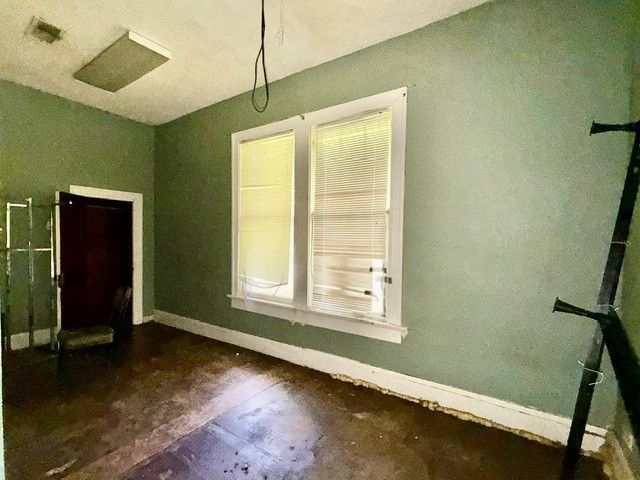 107 8th Street NE, Paris, TX 75460