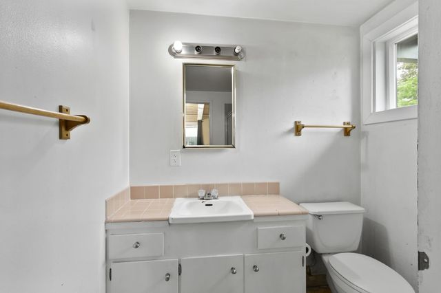 2527 Mcgregor Dr, Rancho Cordova, CA 95670