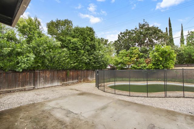 2527 Mcgregor Dr, Rancho Cordova, CA 95670