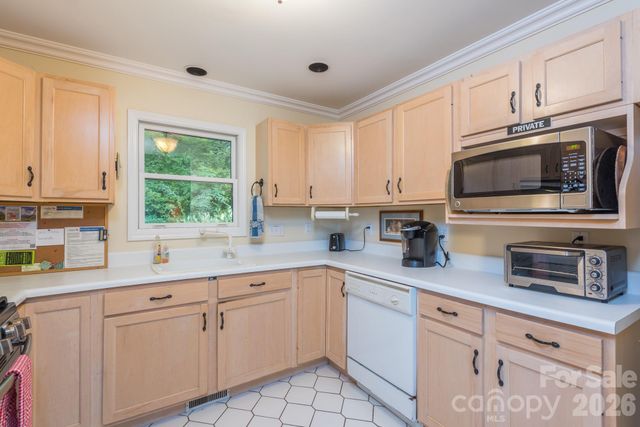 275 Allen Mountain Drive, Black Mountain, NC 28711