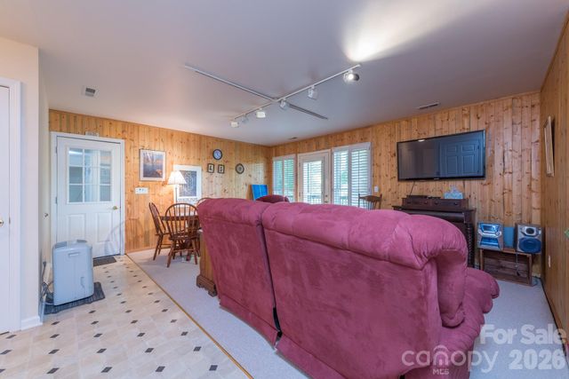 275 Allen Mountain Drive, Black Mountain, NC 28711