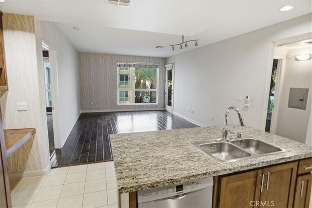 21301 Erwin 443, Woodland Hills, CA 91367