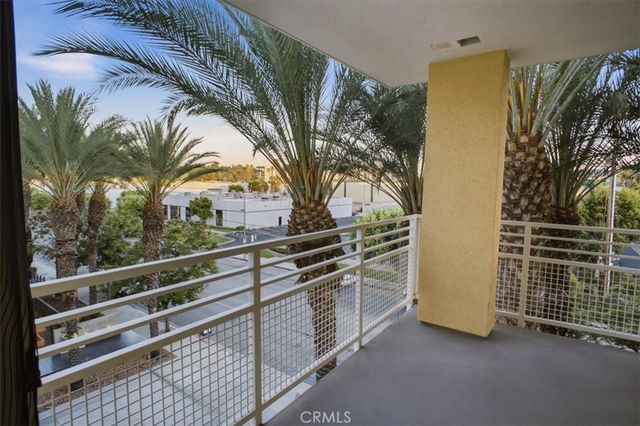 21301 Erwin 443, Woodland Hills, CA 91367