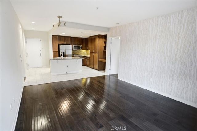21301 Erwin 443, Woodland Hills, CA 91367