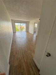 444 SW 4th St 402, Miami, FL 33130