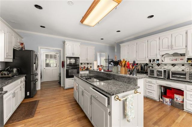 1199 Mountainside Trace NW, Kennesaw, GA 30152