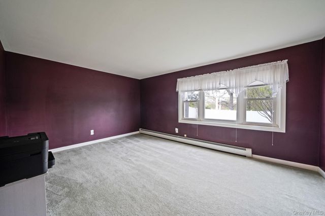 10 Lehigh Lane, Farmingville, NY 11738