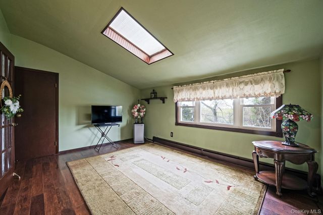 10 Lehigh Lane, Farmingville, NY 11738