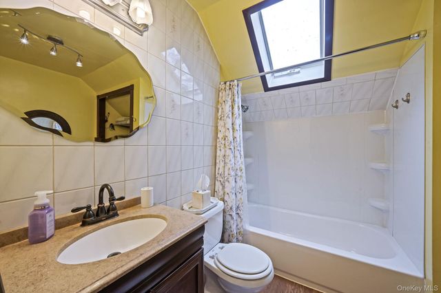 10 Lehigh Lane, Farmingville, NY 11738