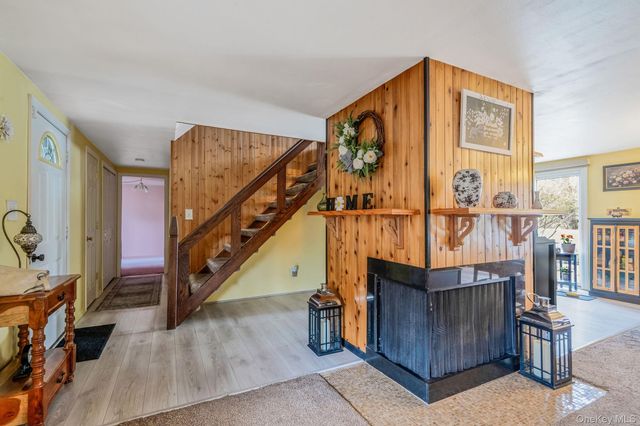 10 Lehigh Lane, Farmingville, NY 11738