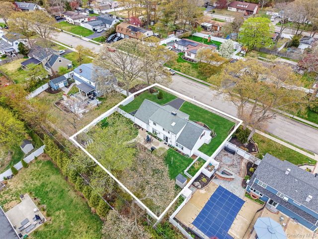 10 Lehigh Lane, Farmingville, NY 11738