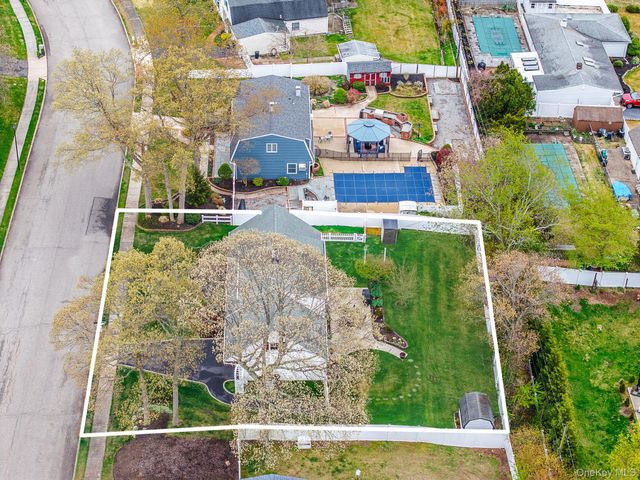 10 Lehigh Lane, Farmingville, NY 11738