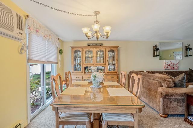 10 Lehigh Lane, Farmingville, NY 11738