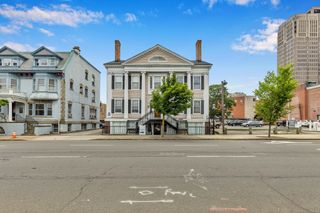 32 Elm Street, New Haven, CT 06510