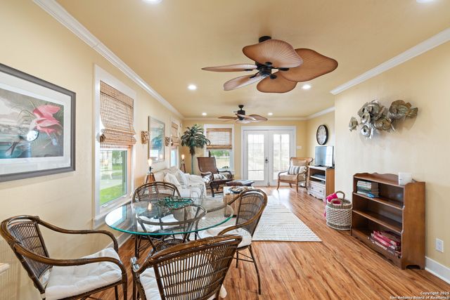 1419 S Magnolia St, Rockport, TX 78382