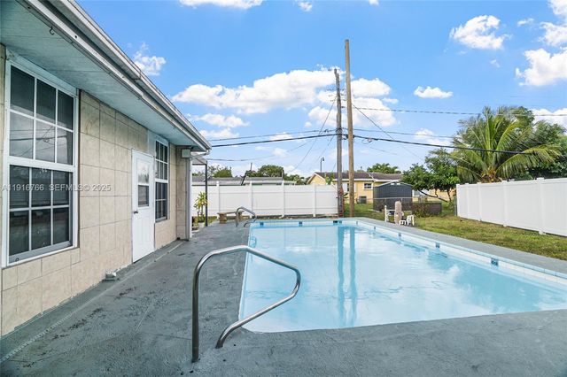 19740 NW 11th Ct, Miami Gardens, FL 33169