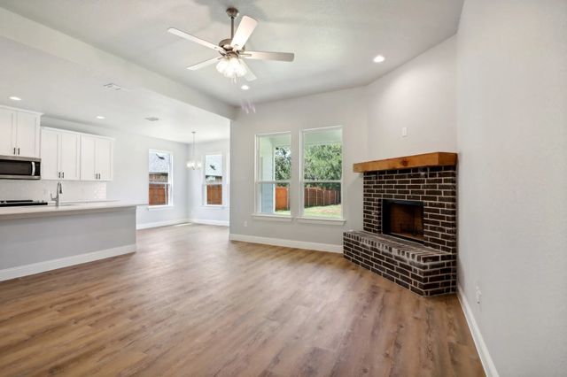 405 Smith Road, Springtown, TX 76082