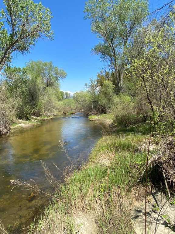 Image 1 of property listing at 31560 Road 400, Coarsegold, CA 93614