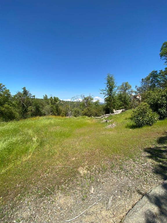 Image 12 of property listing at 31560 Road 400, Coarsegold, CA 93614