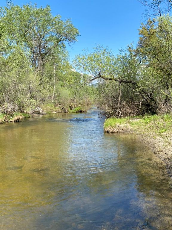 Image 2 of property listing at 31560 Road 400, Coarsegold, CA 93614