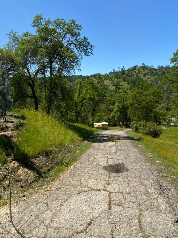 Image 26 of property listing at 31560 Road 400, Coarsegold, CA 93614