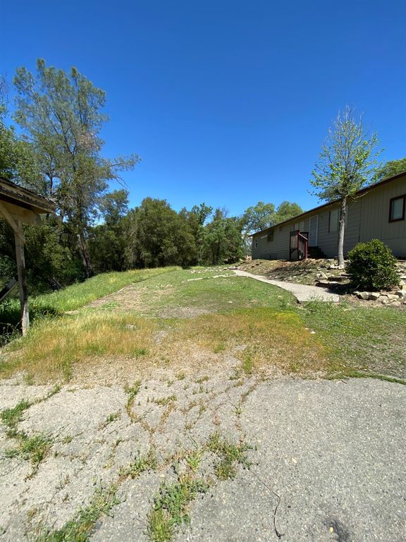 Image 33 of property listing at 31560 Road 400, Coarsegold, CA 93614