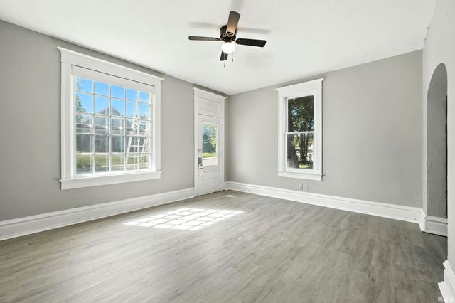 2109 Maumee Avenue, Fort Wayne, IN 46803