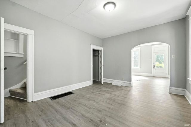 2109 Maumee Avenue, Fort Wayne, IN 46803