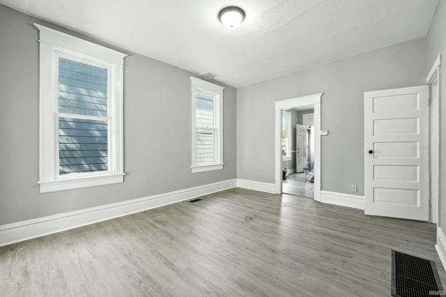 2109 Maumee Avenue, Fort Wayne, IN 46803